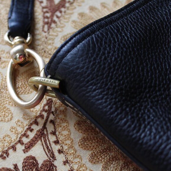 Cole Haan Pebbled Leather Large Bag Black w/Brushed Gold Hardware Lots of ROOM! - Picture 8 of 16